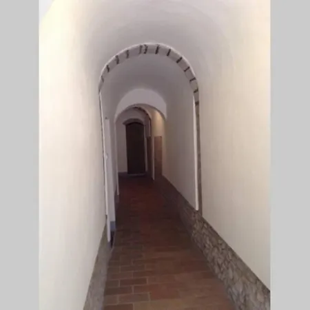 Luminoso In Centro Storico.